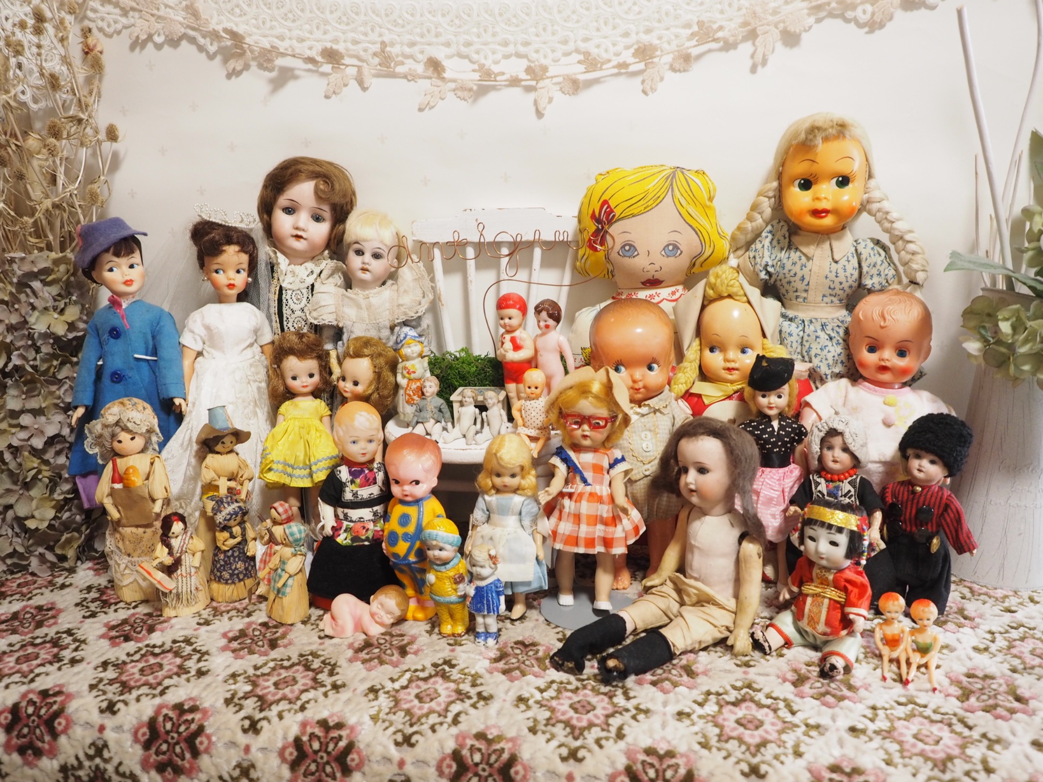 doll antiquusのヴィンテージドールコレクション